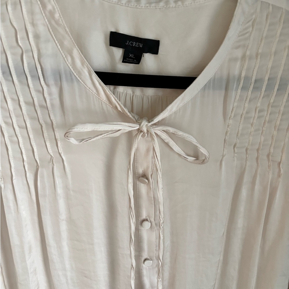 ***sold***Elegant J. Crew Cream Blouse with Button Front and Pleat details - Picture 2 of 12